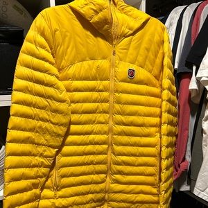 Fjall Raven expedition pack down hoodie- yellow and men’s large